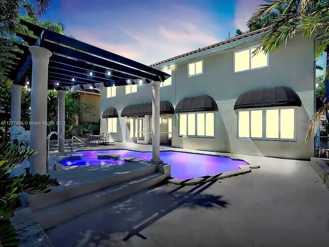 Building Photo - 15945 NW 82nd Ct