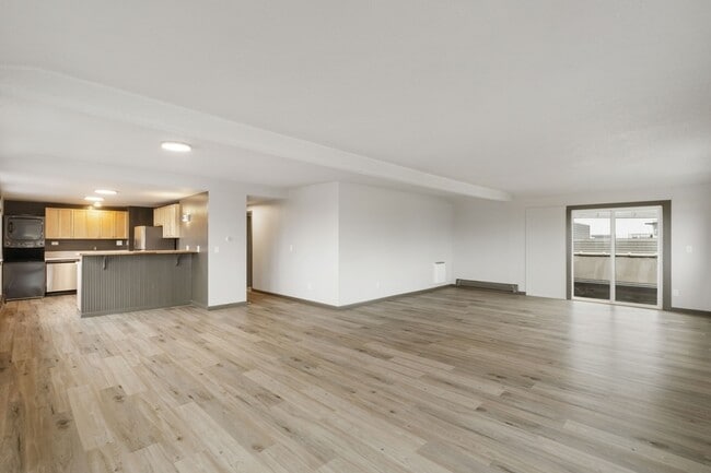 Building Photo - 16 N Broadway St