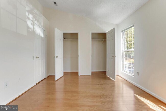 Building Photo - 7170 Westfield Ct