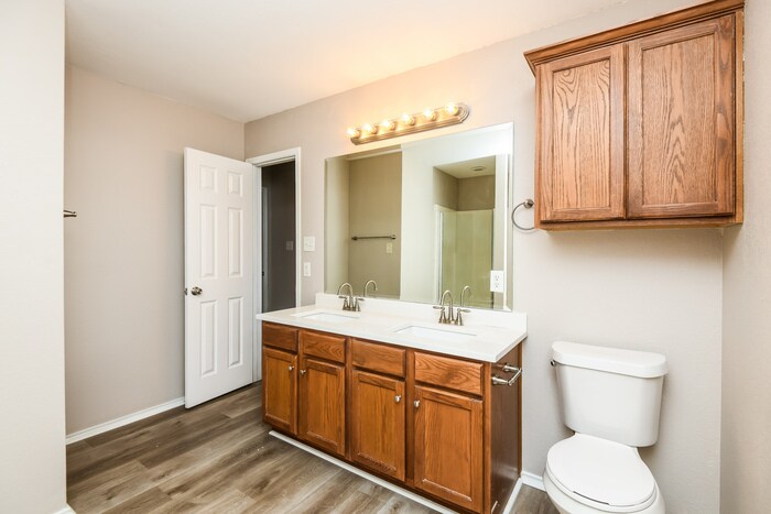 Building Photo - 420 Heritage Dr