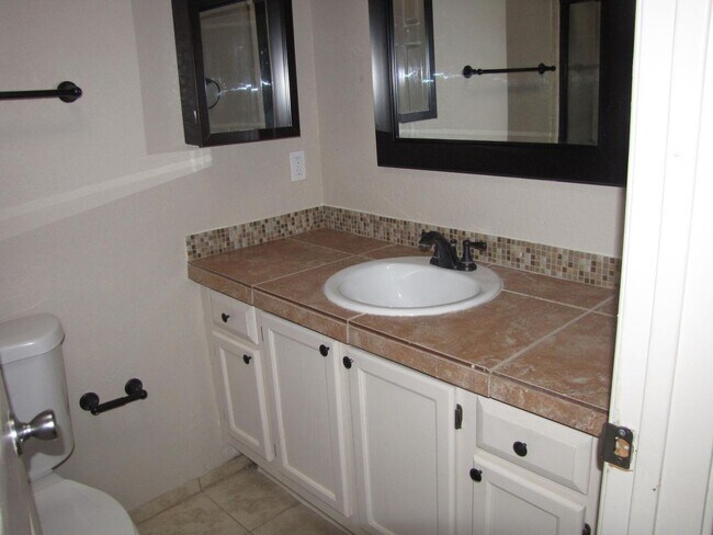 Building Photo - 3320 S Placita Saltillo