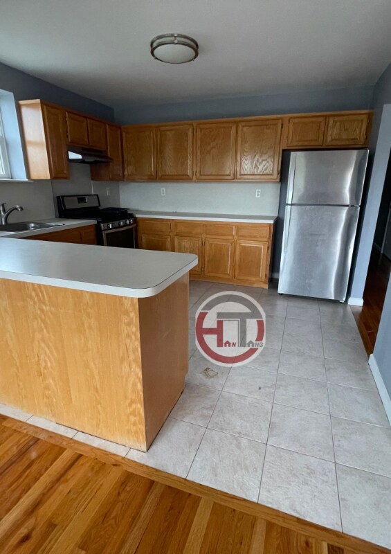 Building Photo - 816 Vincent Ave