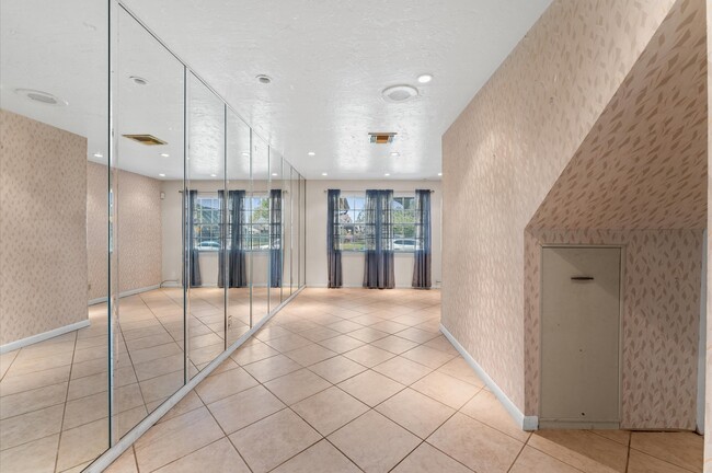 Building Photo - 1839 Bethlehem St