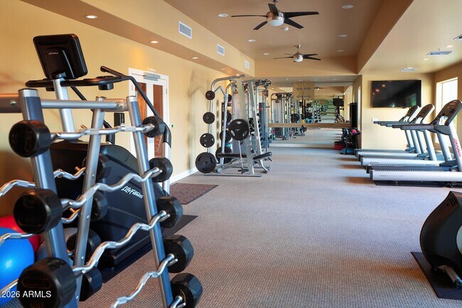 Building Photo - 945 E Playa Del Norte Dr