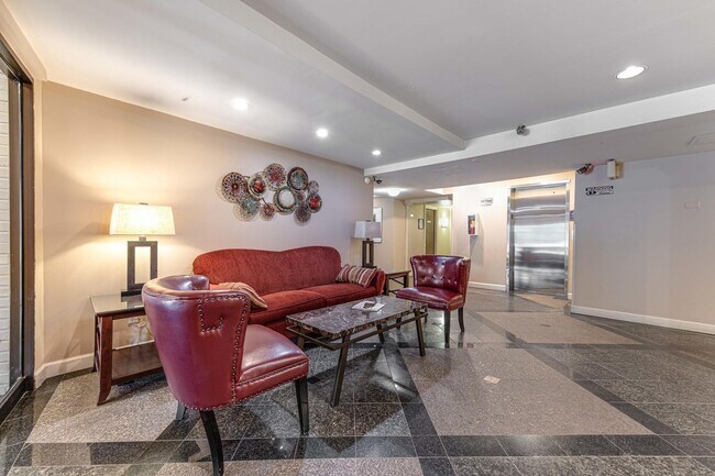 Building Photo - 675 Grove Terrace