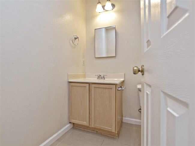 Building Photo - 15357 Oconto Dr
