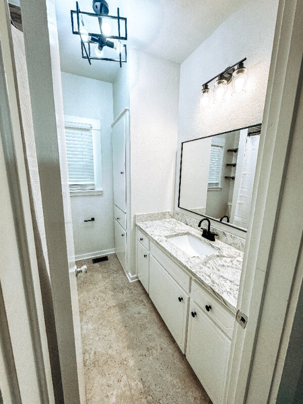 Building Photo - 309 N Dubellette St