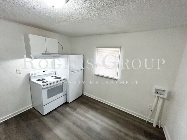 Building Photo - 217 Mineral Springs St