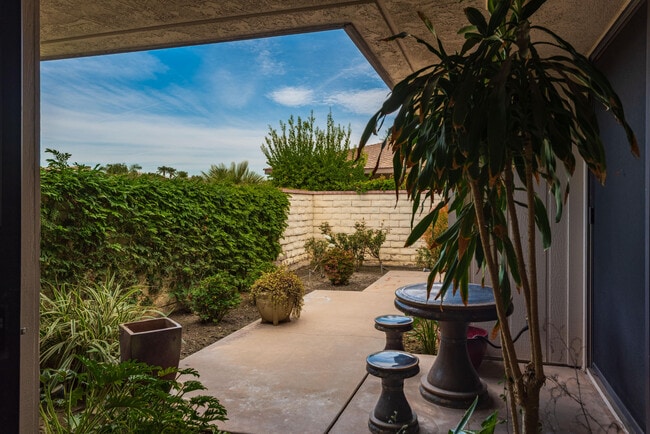 Building Photo - 3 Cornell Dr