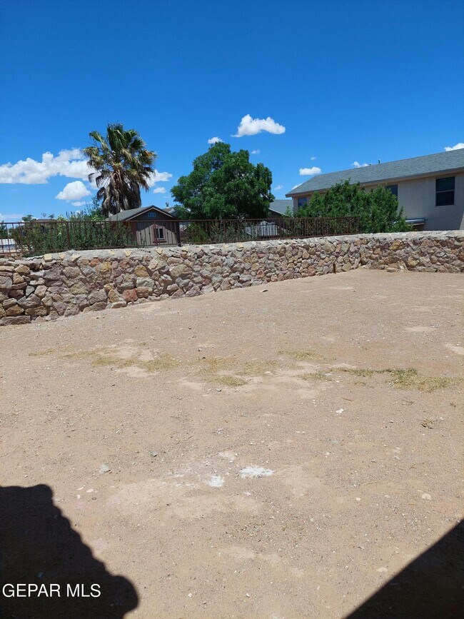 Building Photo - 11236 Horse Ranch St