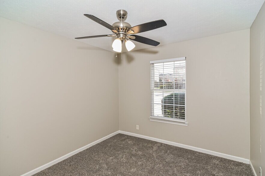 Building Photo - 247 Bill Stewart Blvd