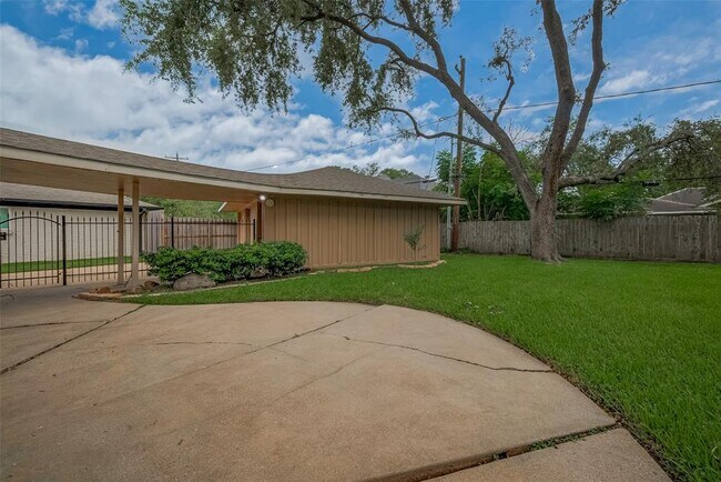 Building Photo - 7906 Braesview Ln