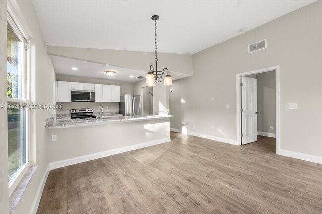 Building Photo - 4779 SE Salvatori Rd