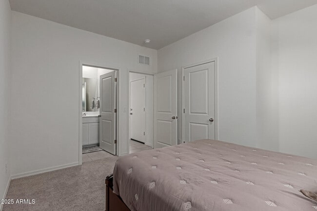 Building Photo - 20004 W Badgett Ln