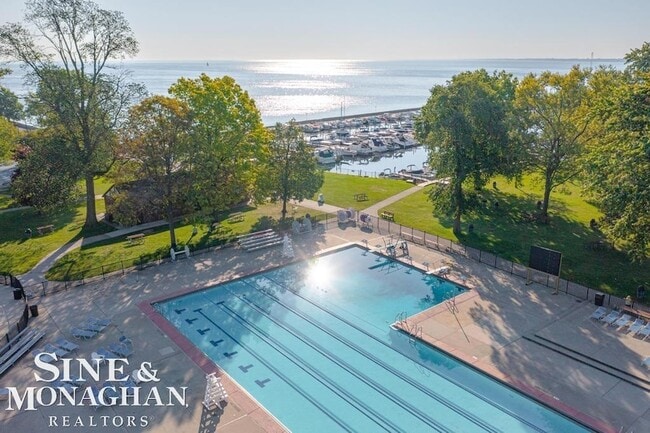 Building Photo - 744 Trombley Rd