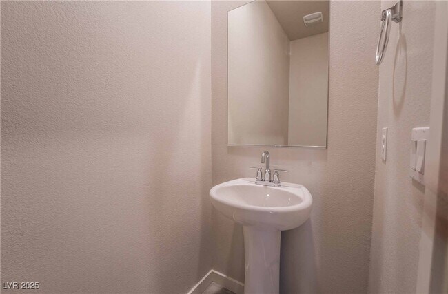 Building Photo - 3823 Corellia Ave