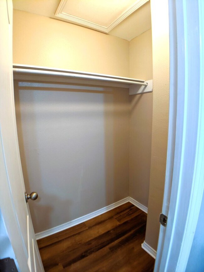 Building Photo - 721 Sonesta Ct