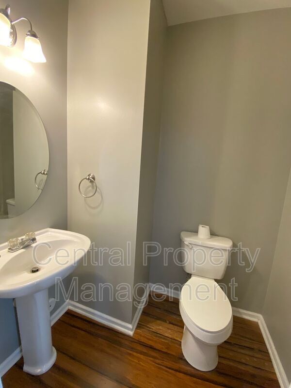 Building Photo - 17 Annacey Pl