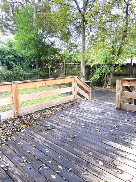 Building Photo - 529 10th Ave S