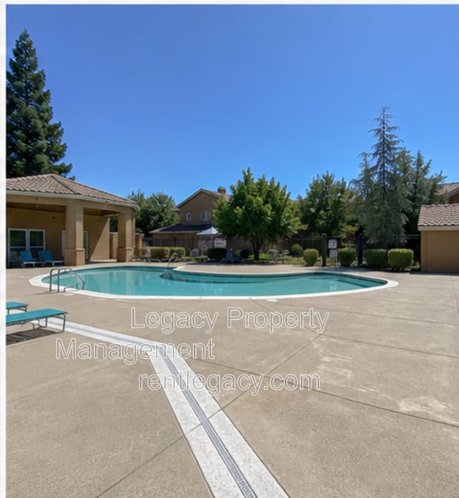 Building Photo - 501 Gibson Dr