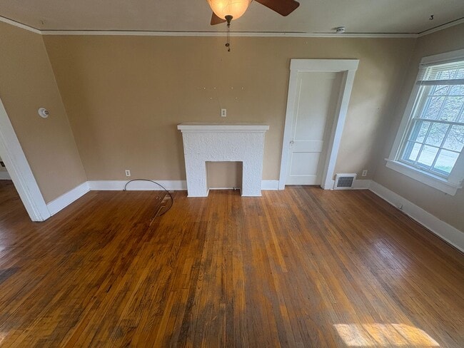 Building Photo - 1 Bedroom, 1 Bathroom Home Near the Historic District
