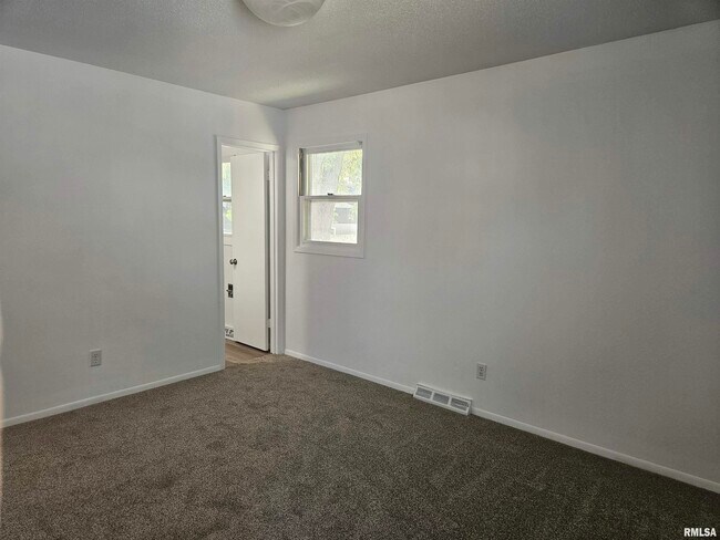 Building Photo - 2530 Saint John Ct