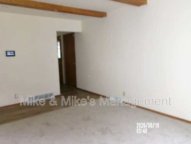 Building Photo - 18620 Midland Pl