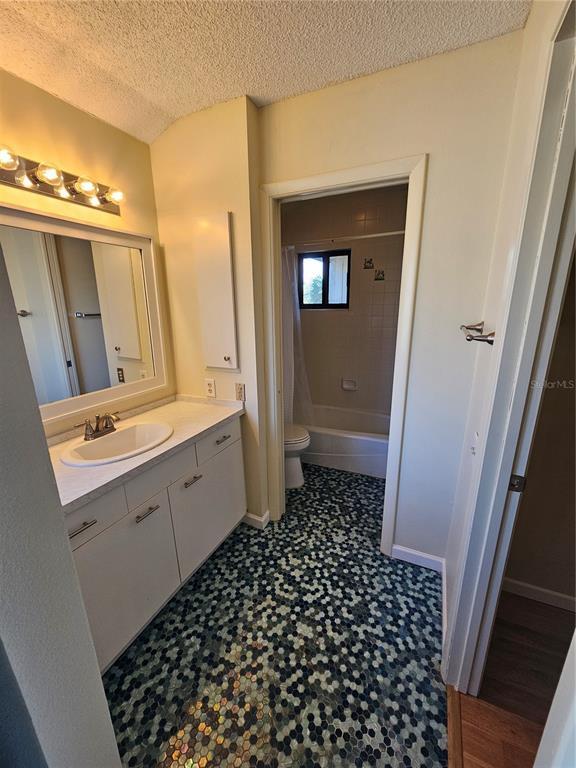 Building Photo - 137 Woodland Pl