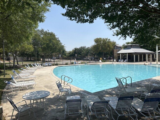 Building Photo - 15233 Rosehip Ln