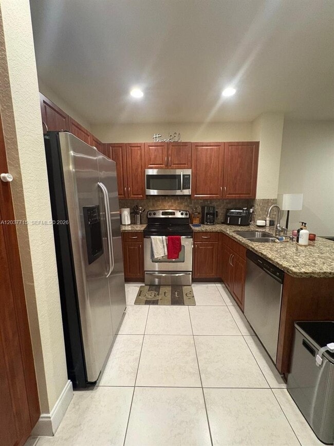 Building Photo - 280 Las Brisas Cir