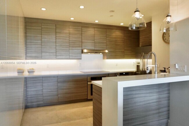 Building Photo - 151 Crandon Blvd