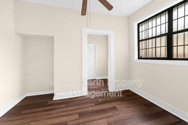 Building Photo - 2128 Early St