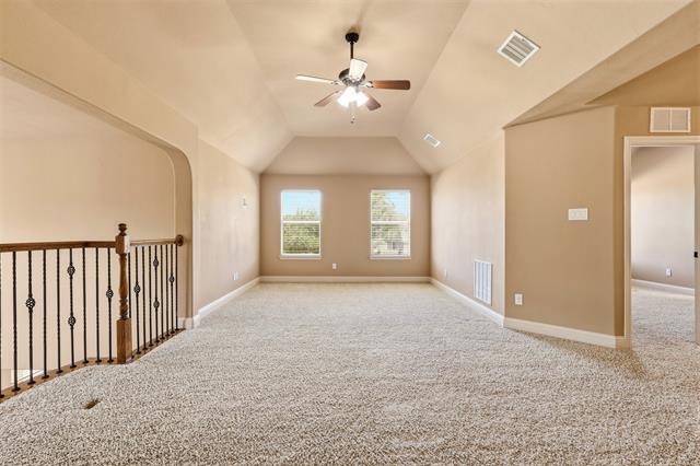 Building Photo - 627 Seymour Dr