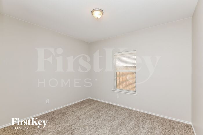 Building Photo - 711 Jennie Marie Cir