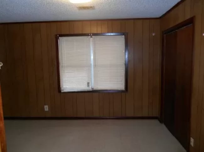 Building Photo - 201 Madison St