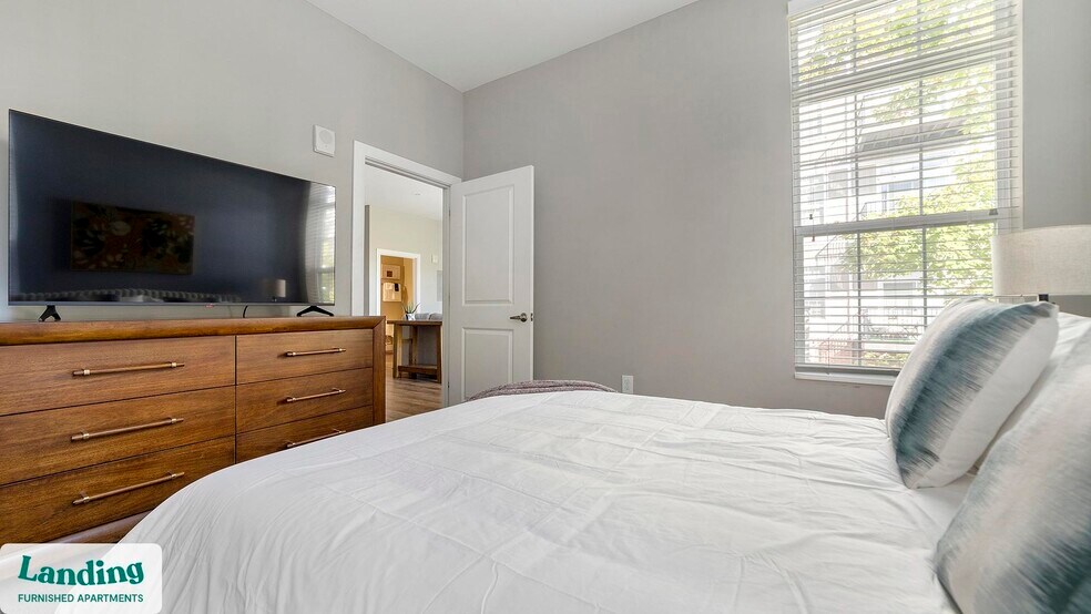 Building Photo - 41 E 9th Ave