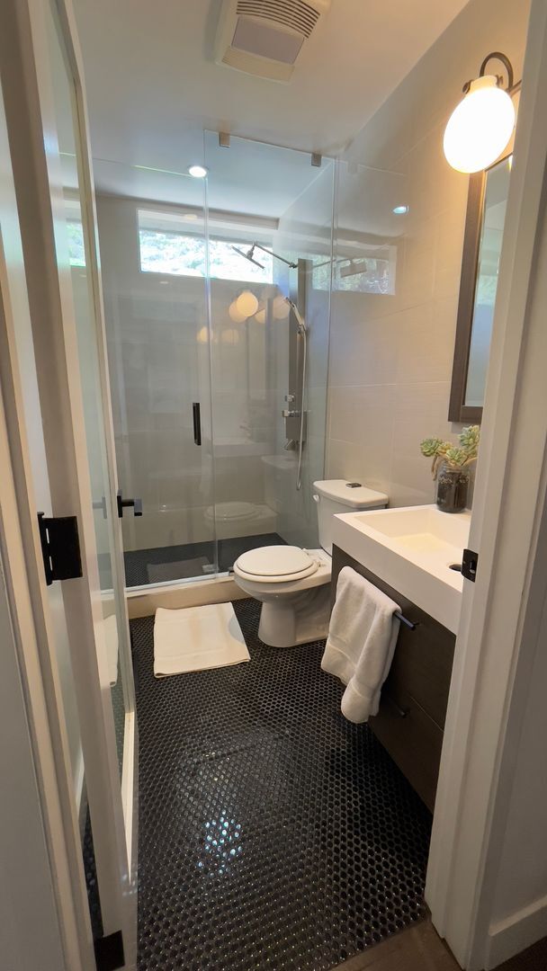Building Photo - Live in the 90210! Stunning Modern Newly Renovated 2 Bedroom plus bonus room home in Beverly Hills!
