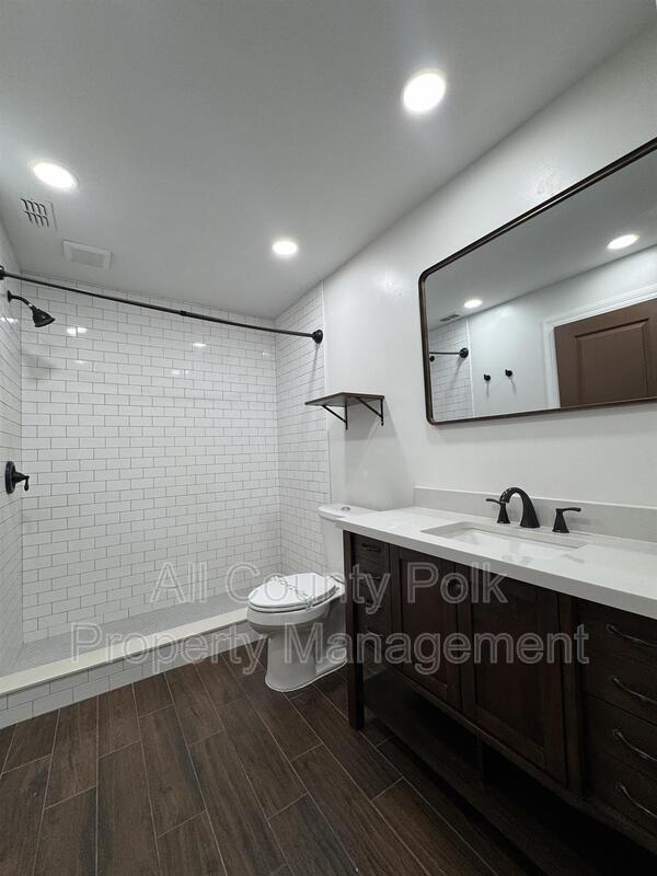 Building Photo - 8601 Sunnydale Ln