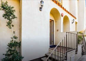 Building Photo - 802 Magnolia Ave