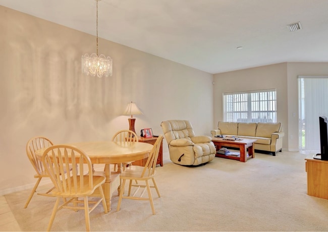 Building Photo - 4233 Hartridge Ln