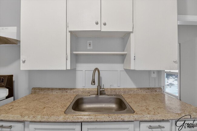 Building Photo - 10067 Grayton St