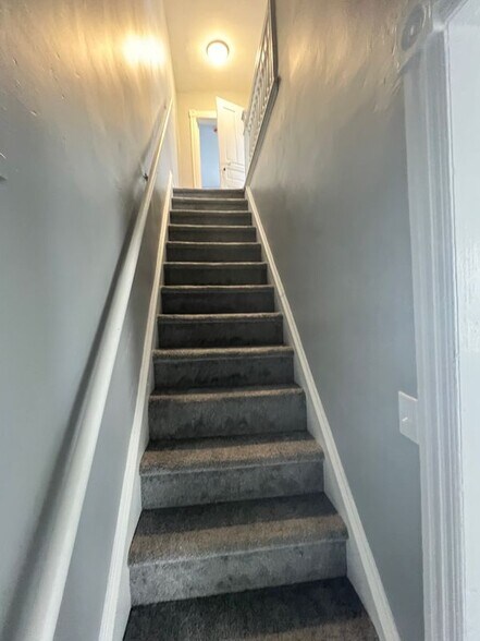 Building Photo - 134 N Walnut St