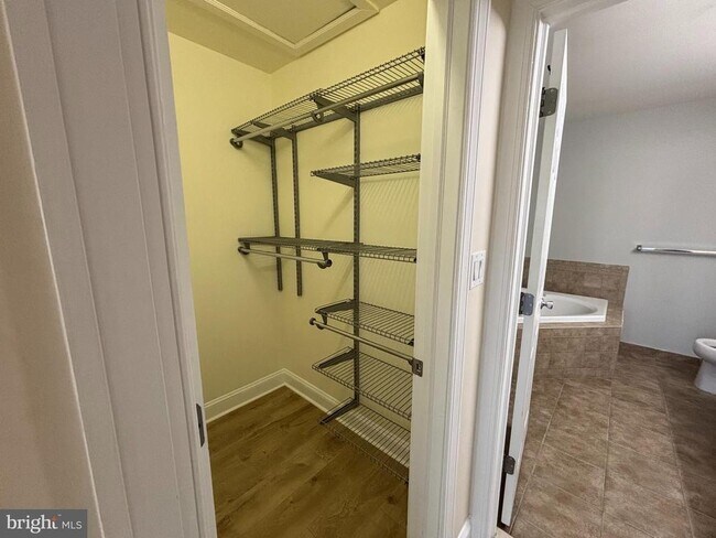 Building Photo - 237 Westbrook Dr