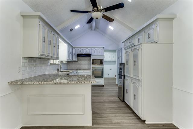 Building Photo - 3840 Silverstone Dr