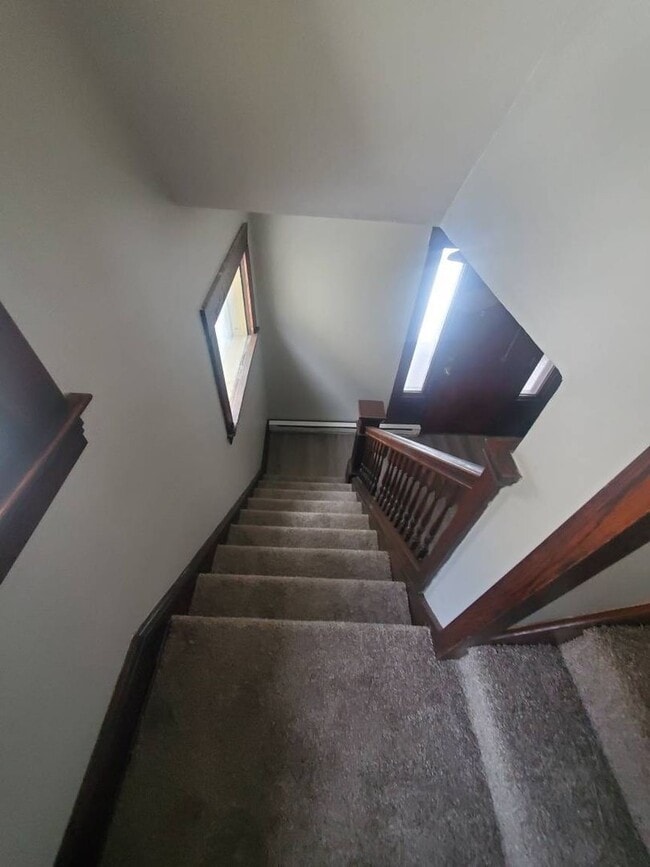 Building Photo - Charming 3-Bedroom Home Offering Comfort, Space & Modern Updates