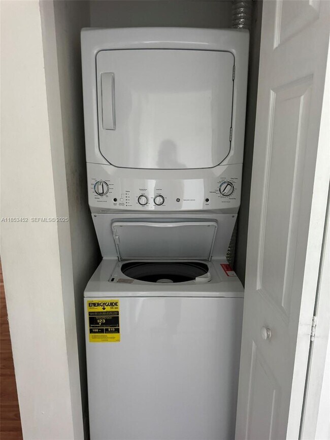 Building Photo - 11060 SW 196th St