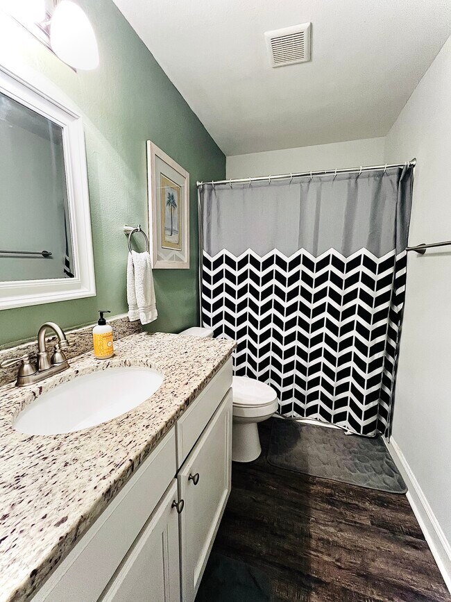 Building Photo - 11 Brindlewood Dr