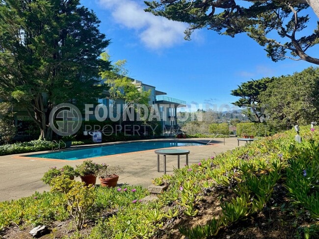 Building Photo - Sausalito Condo with Scenic Views!  Covered Parking!  Pool!  FOUNDATION