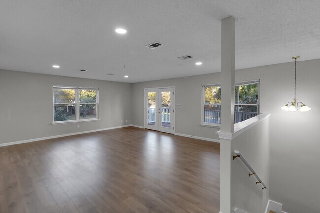 Building Photo - 300 Wildwood St