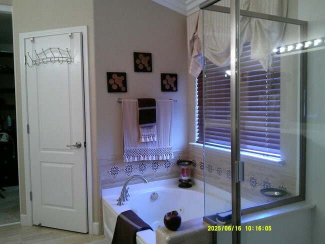 Building Photo - 5002 S Ridgefield Way